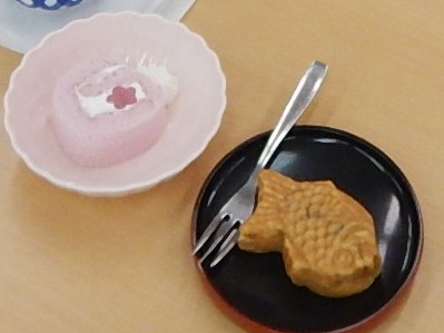 桜ロールケーキ.jpg