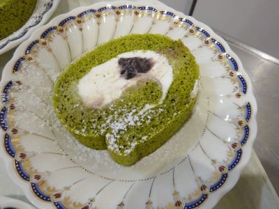 緑茶ロールケーキ②.jpg