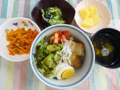 2022.8.17豚の角煮丼①.JPG