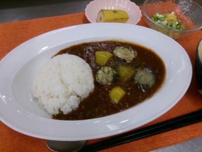 なすとパプリカのボロネーゼハヤシライス2.JPG