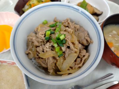 麦とろ豚丼4.jpg