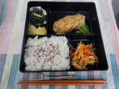 お台場観光バスツアー　弁当（肉）.JPG