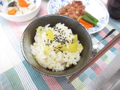 秋分の日　さつま芋ご飯 (1).JPG