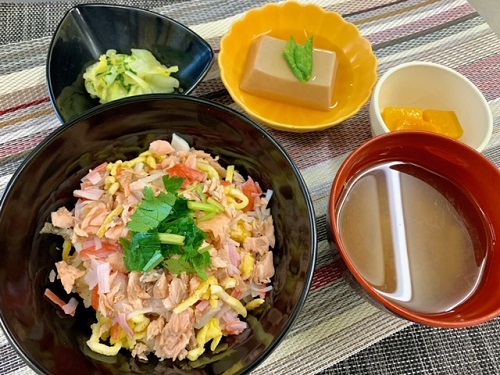 2022.11.24　海鮮釜めし丼.jpeg