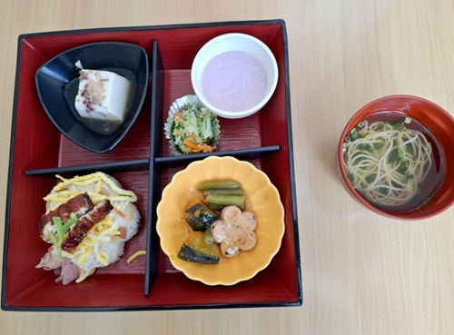 2025.7.19　鰻ちらし弁当.jpeg