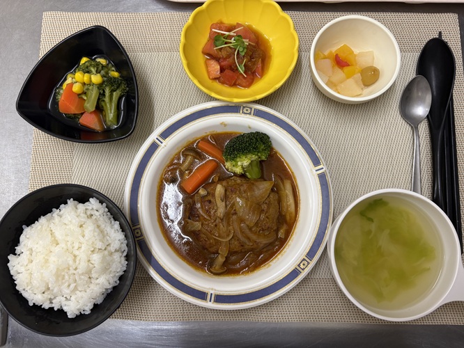 2025.11.27 煮込みハンバーグ.jpeg