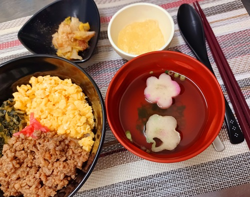 三色丼.jpg