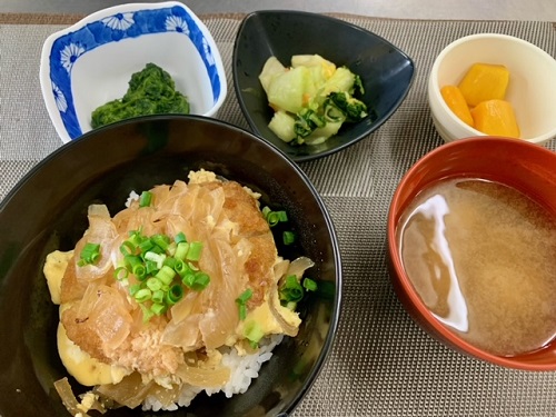 かつ丼.jpeg