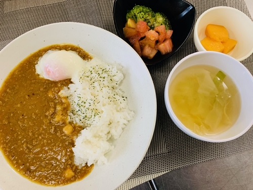 キーマカレー（温泉卵つき）.jpeg