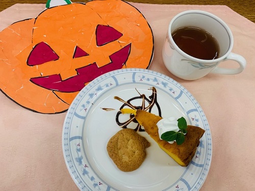 ハロウィンおやつ　かぼちゃのチーズケーキ.jpg